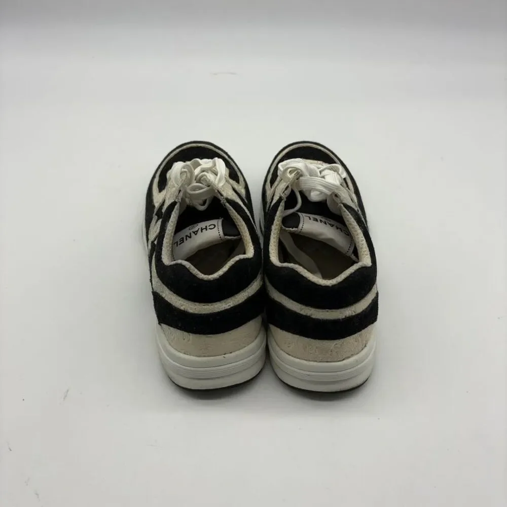CHANEL Suede Calfskin Black and White CC Logo Sneakers Sz 8 1/2 EU 39